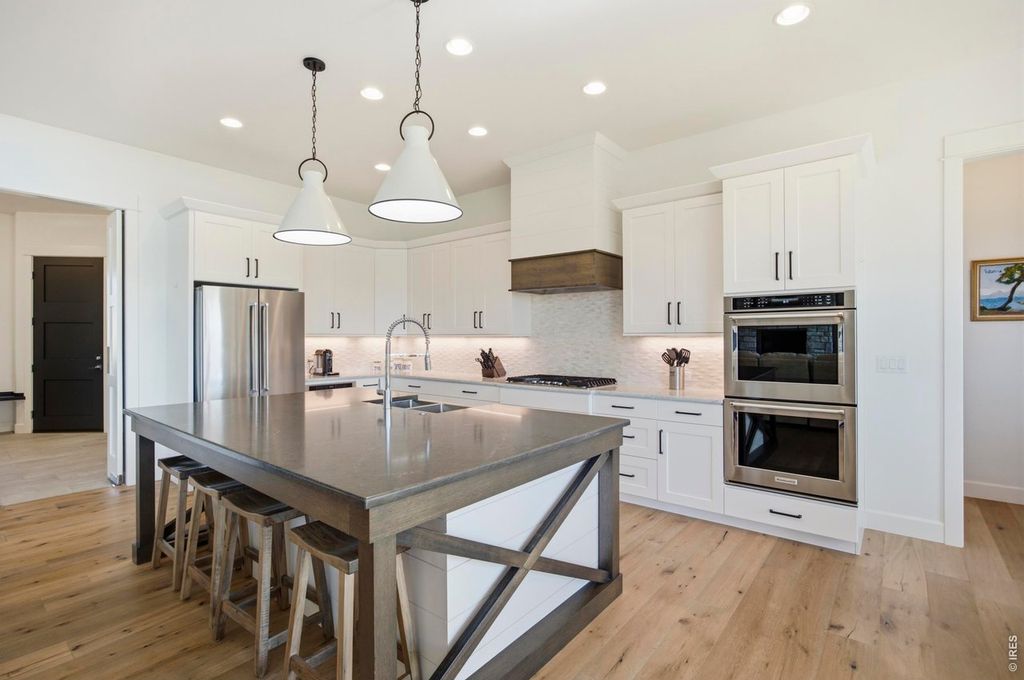 316 Duesenberg Ln