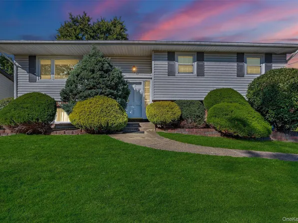 7 Dogwood Lane, Orangeburg, NY 10962