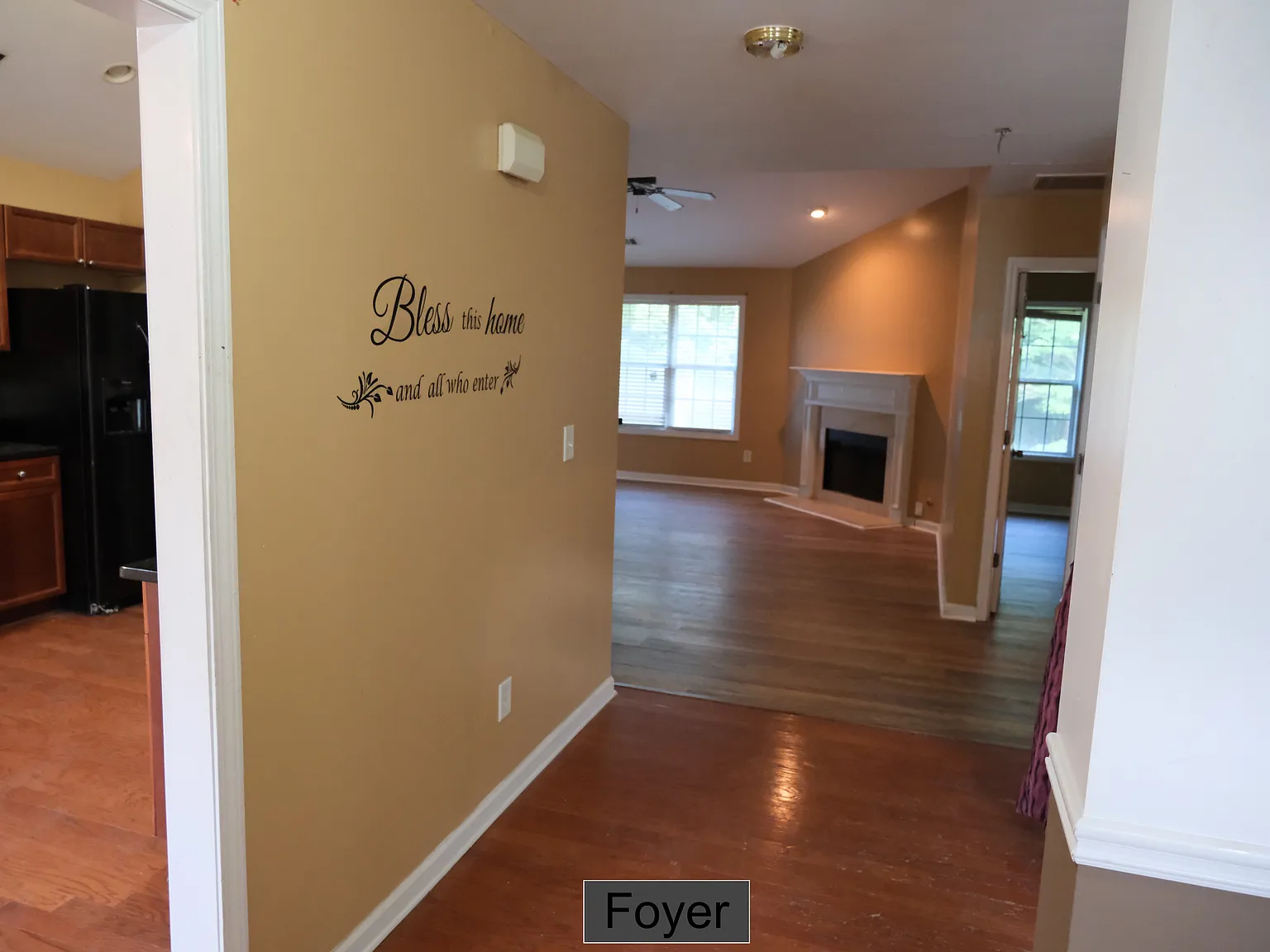 4 bed, 2111 sqft, $2,300 — Photo 2