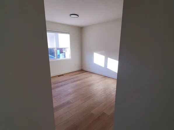 7422 95th St NW, Edmonton, AB T6E 5R6