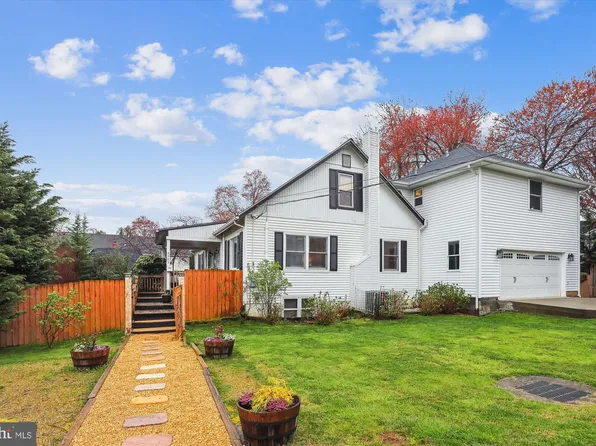 3951 Walnut St, Fairfax, VA 22030