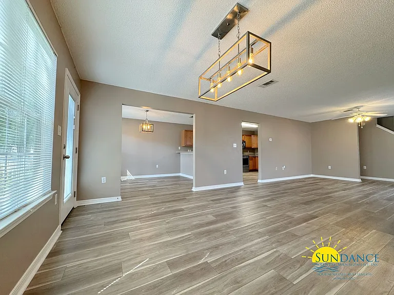 215 Twin Lakes Ln — Photo 24
