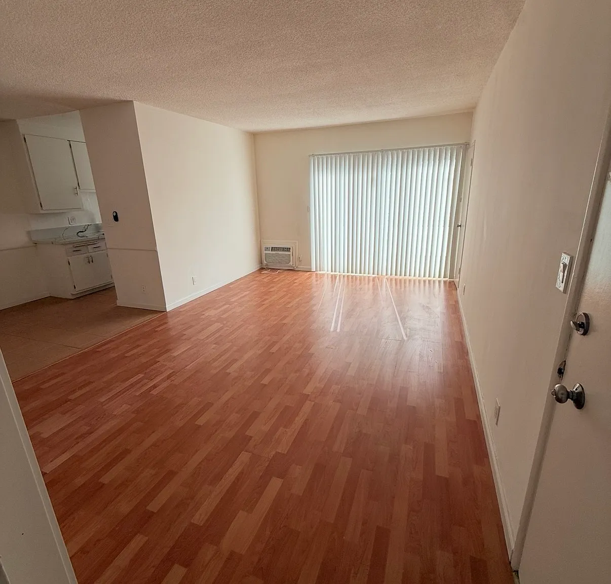 1 bed, 850 sqft, $1,875 — Photo 4