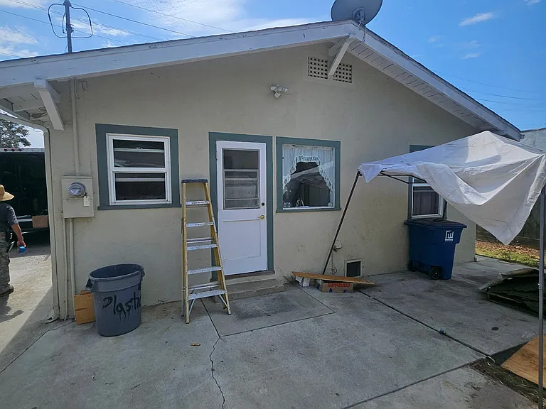 809 E Yanonali St — Photo 4