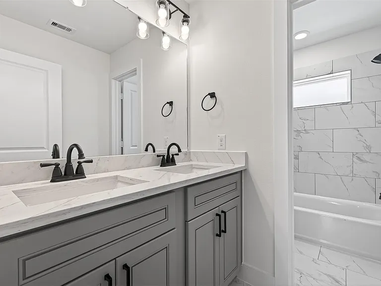 702 Sonfield Dr — Photo 41