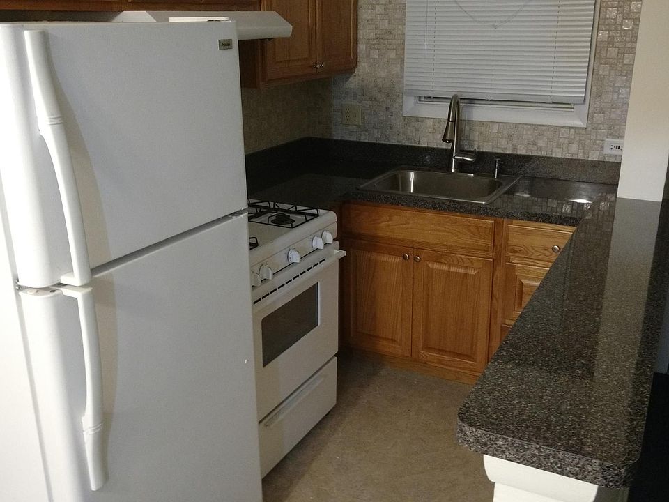 1st image of 9522 Franklin Ave APT 3