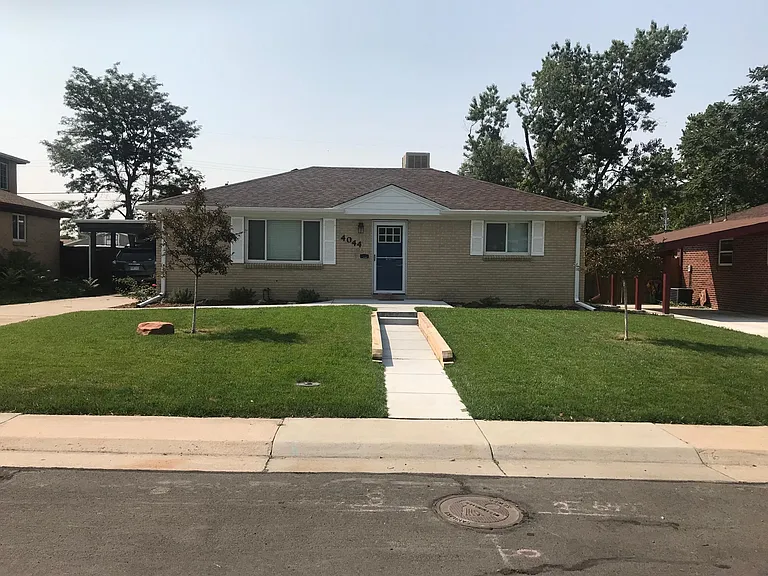 4044 W 77th Pl — Photo 2