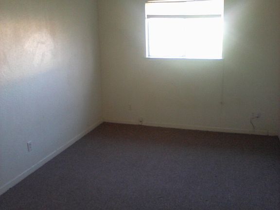 5th image of 407 W Avenue E APT 2