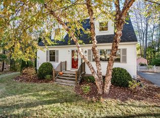 54 Ledgeview Dr, Rochester, NH 03839