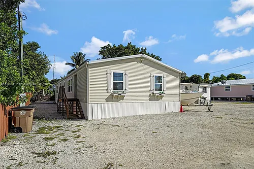 945 Plantation Rd #945 Photo 1