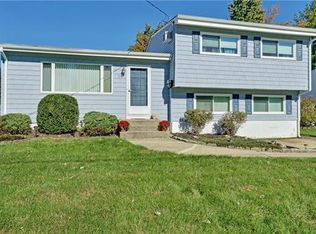 26 Adams St, Old Bridge, NJ 08857