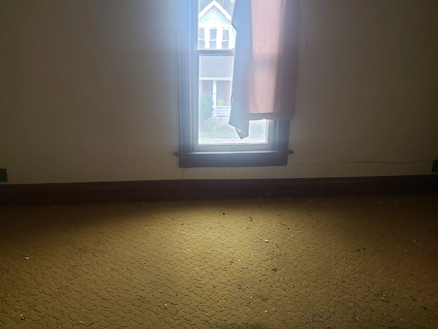 5 bed, 1640 sqft, $850 — Photo 4