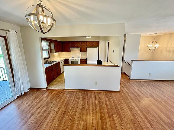 2nd image of 2650 Tanglefoot Ln