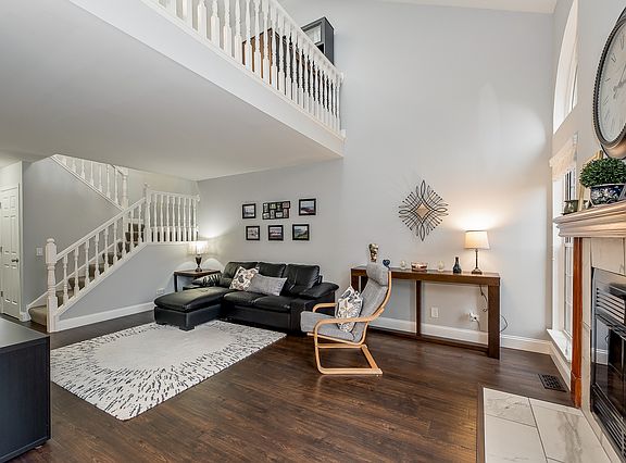 3rd image of 618 Hillview Ct