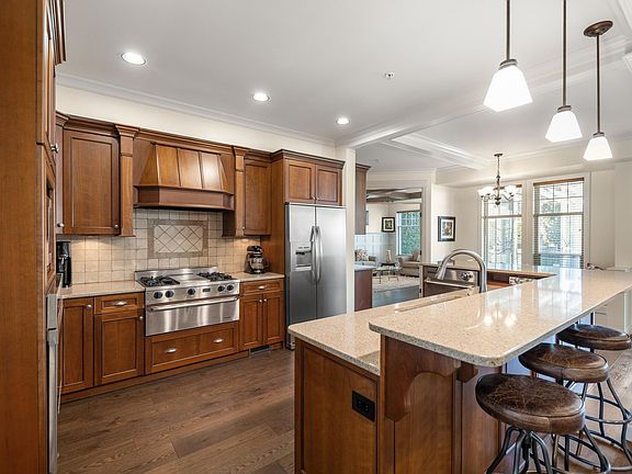 5th image of 13785 Marine Dr