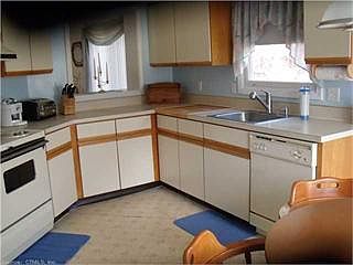 5th image of 204 Briarwood Ct