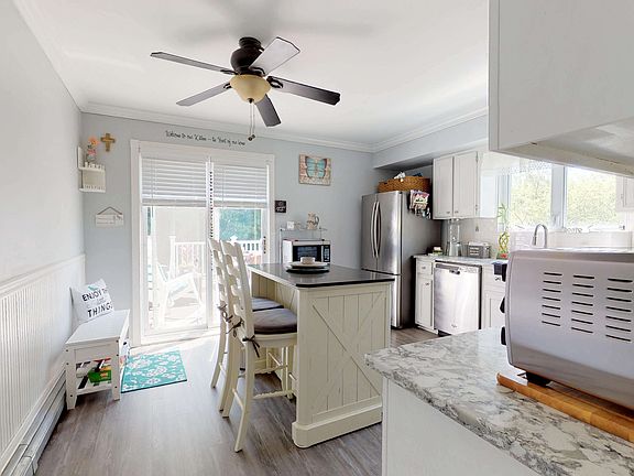 5th image of 145 Sandalwood Dr