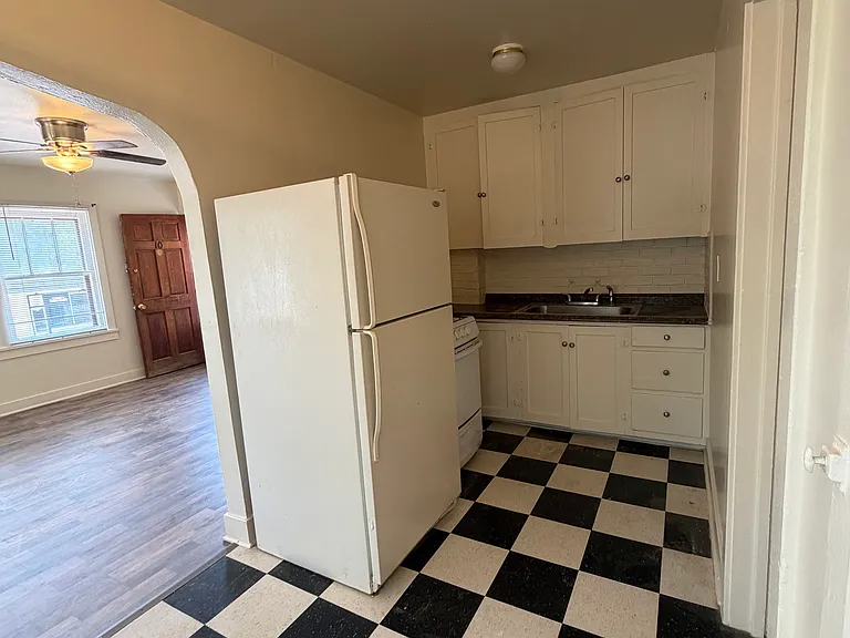 1107 Manitou Ave #10 — Photo 5