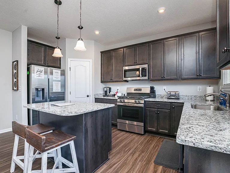 5738 Azra Ct — Photo 4