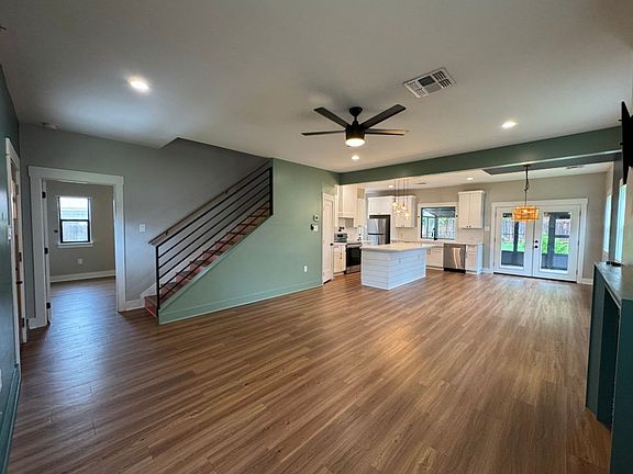 2nd image of 1704 N Washington