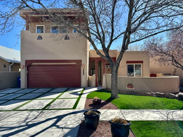 2638 Aloysia Ln NW, Albuquerque, NM 87104