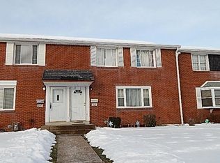 327 Macassar Dr, Pittsburgh, PA