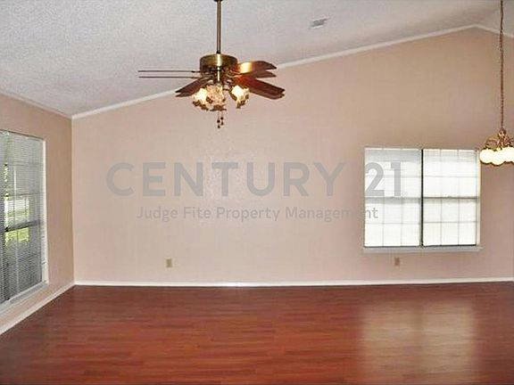 2nd image of 4429 Seville Ln