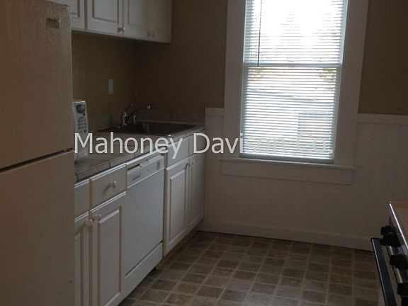 5th image of 11 Stanley St #B
