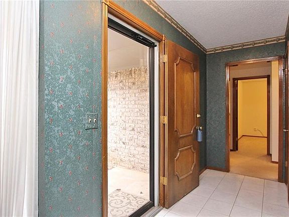 4th image of 11844 Sagamore Dr