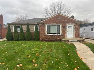 20830 Walton St, Saint Clair Shores, MI 48081