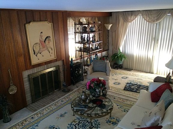 2nd image of 8936 S Crandon Ave