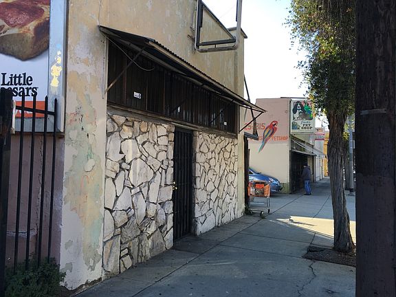 2nd image of 2640 Pasadena Ave