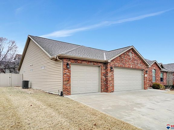 4th image of 7619 Phares Dr