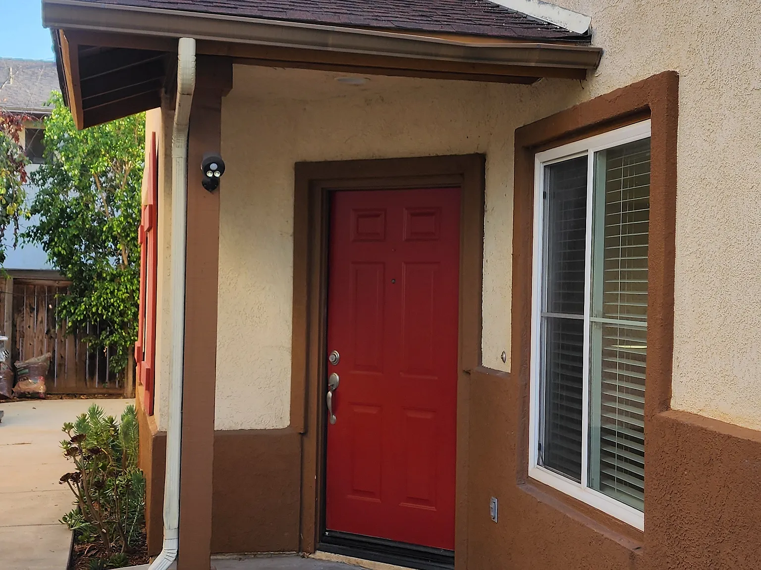 3 bed, 2.5 bath, 1460 sqft, $3,650 — Photo 2