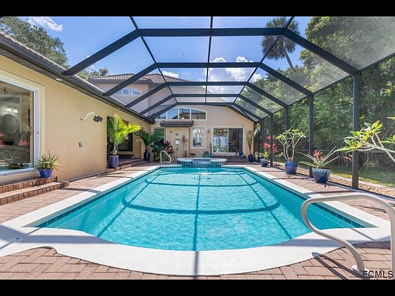 3rd image of 7 S Riverwalk Dr