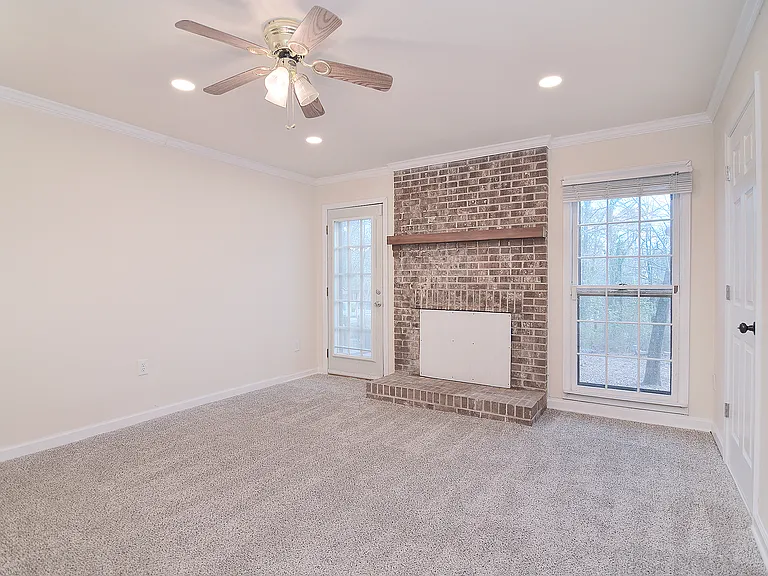 Chestnut Lake Dr — Photo 5