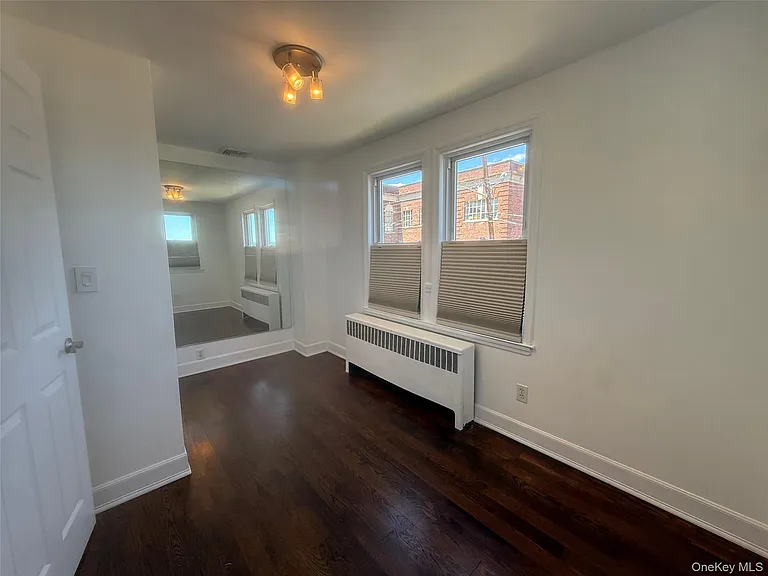 27 Lydecker St — Photo 18