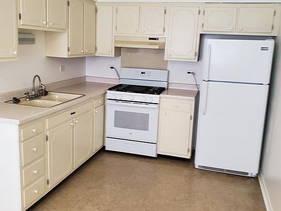 5th image of 1065 Arnold Ct #2
