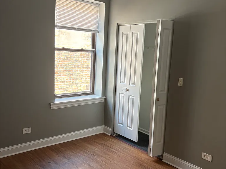 704 E 51st St #3W — Photo 8