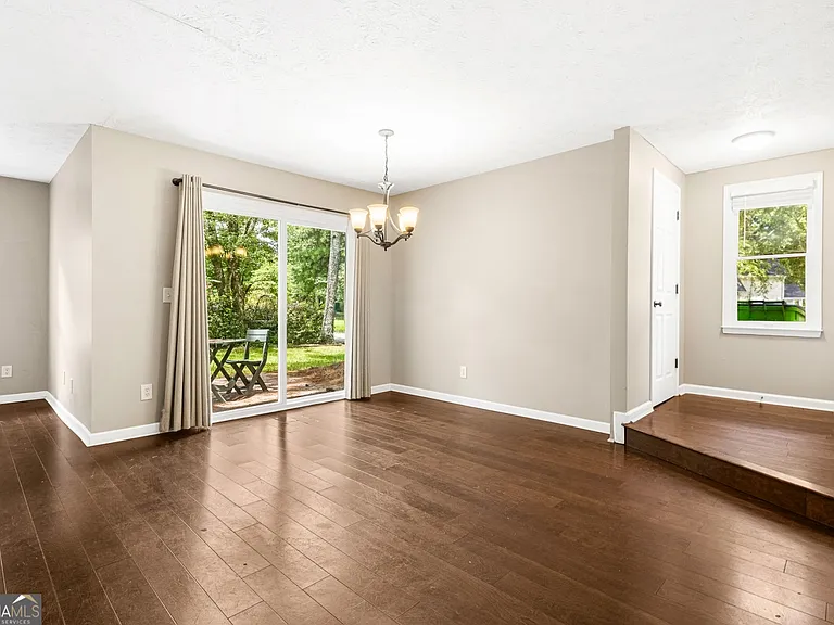 651 Stratford Green Way — Photo 2