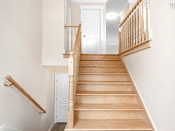 3rd image of 9 Lasalle Ct
