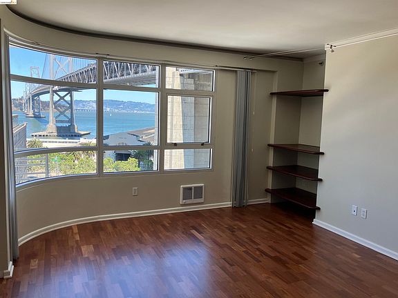 4th image of 403 Main St APT 801N