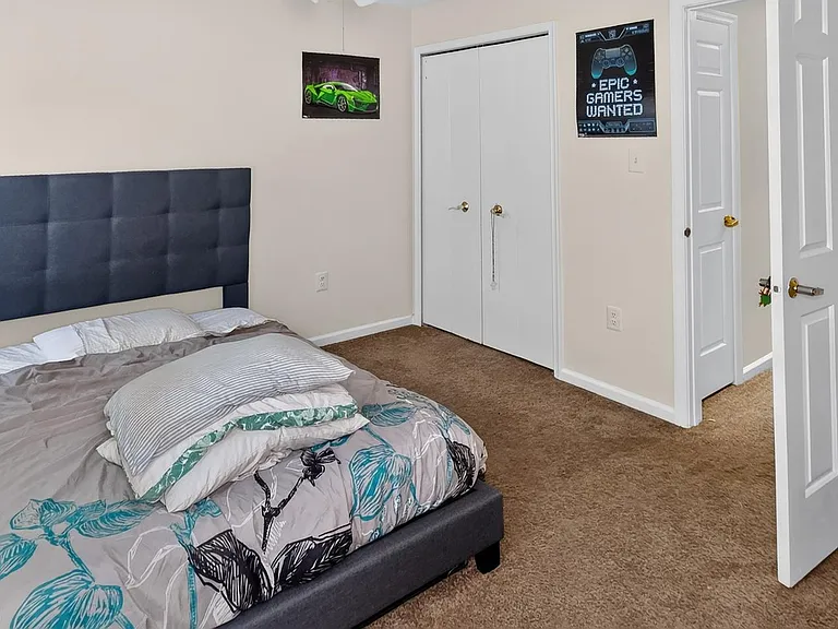 9205 Gatewater Ter — Photo 32