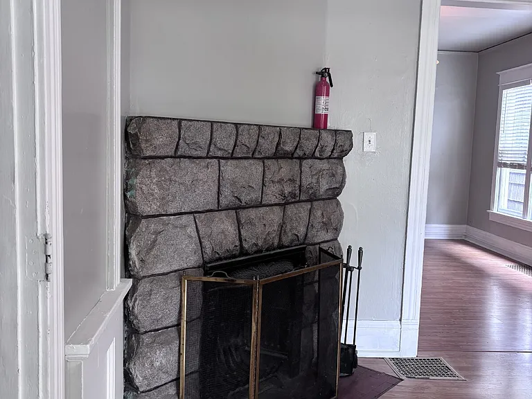 718 S Yakima Ave #1 — Photo 4
