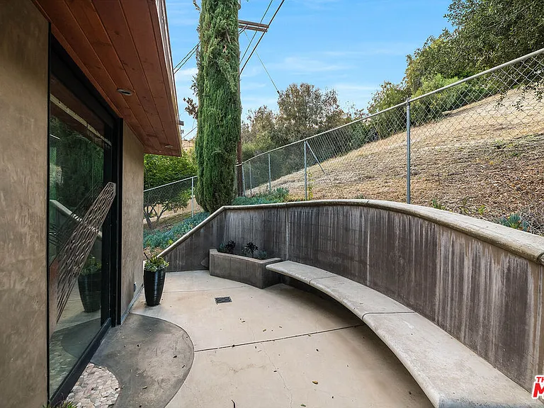 22277 Buena Ventura St — Photo 44