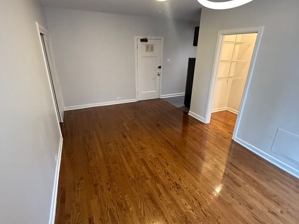 422-24 W Melrose St #422-810