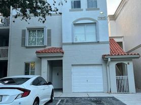 11015 Legacy Ln
