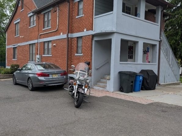 174 Snyder Ave APT 3