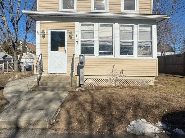 7 Quinebaug Road, Norwich, CT 06360