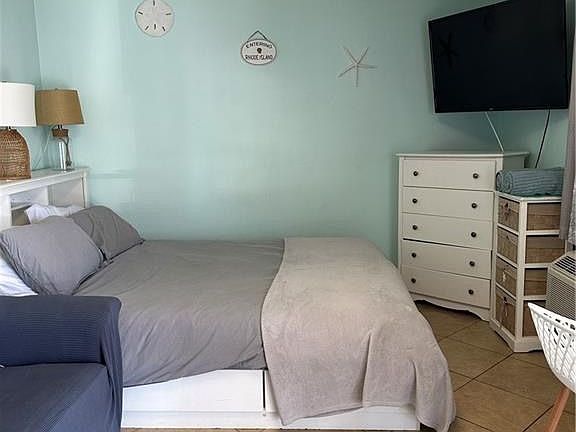4th image of 53 Winnapaug Rd #8